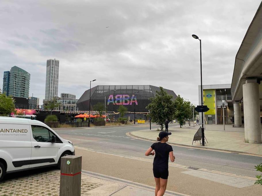 ロンドンCanal-Flat Near Stratford International Stationアパートメント エクステリア 写真